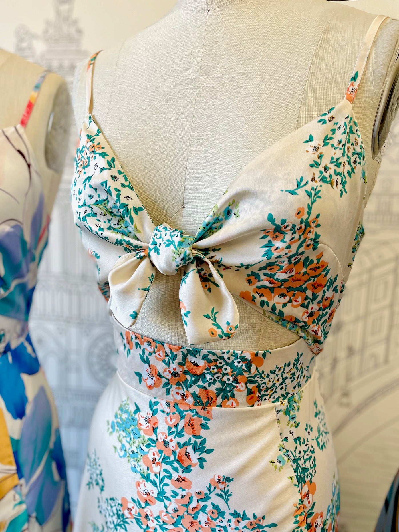 Just Visiting Dress in Dainty Floral