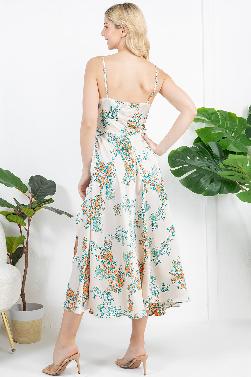 Just Visiting Dress in Dainty Floral
