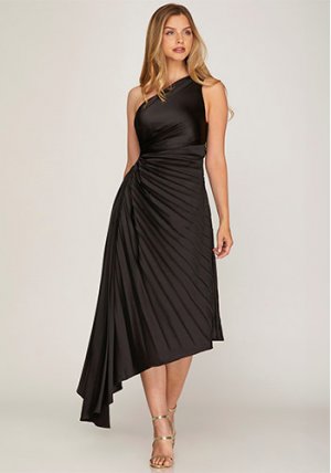 PRE-ORDER NOVEMBER: Asymmetrical Dress in Black