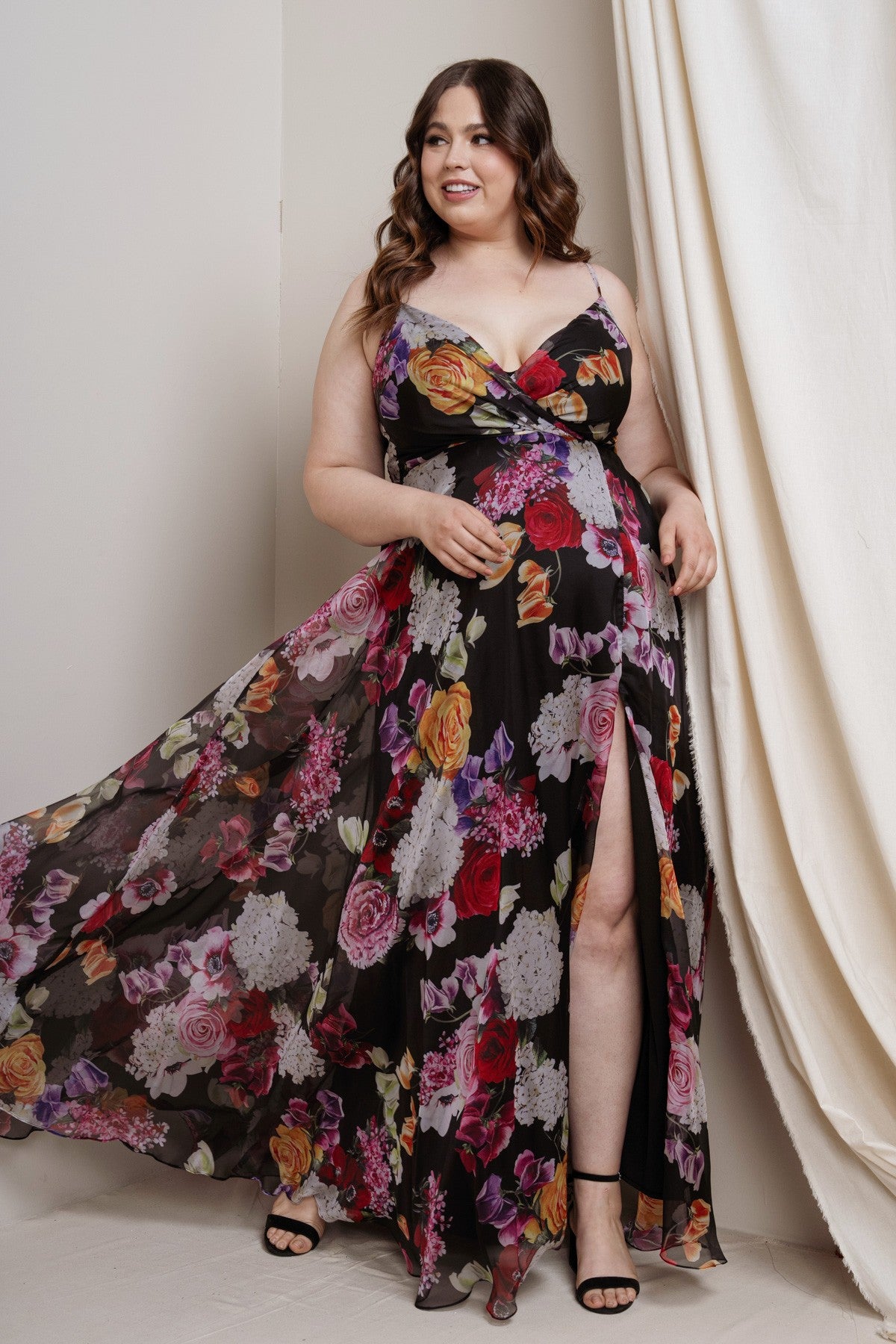 Bella Dress in Black Floral - Plus