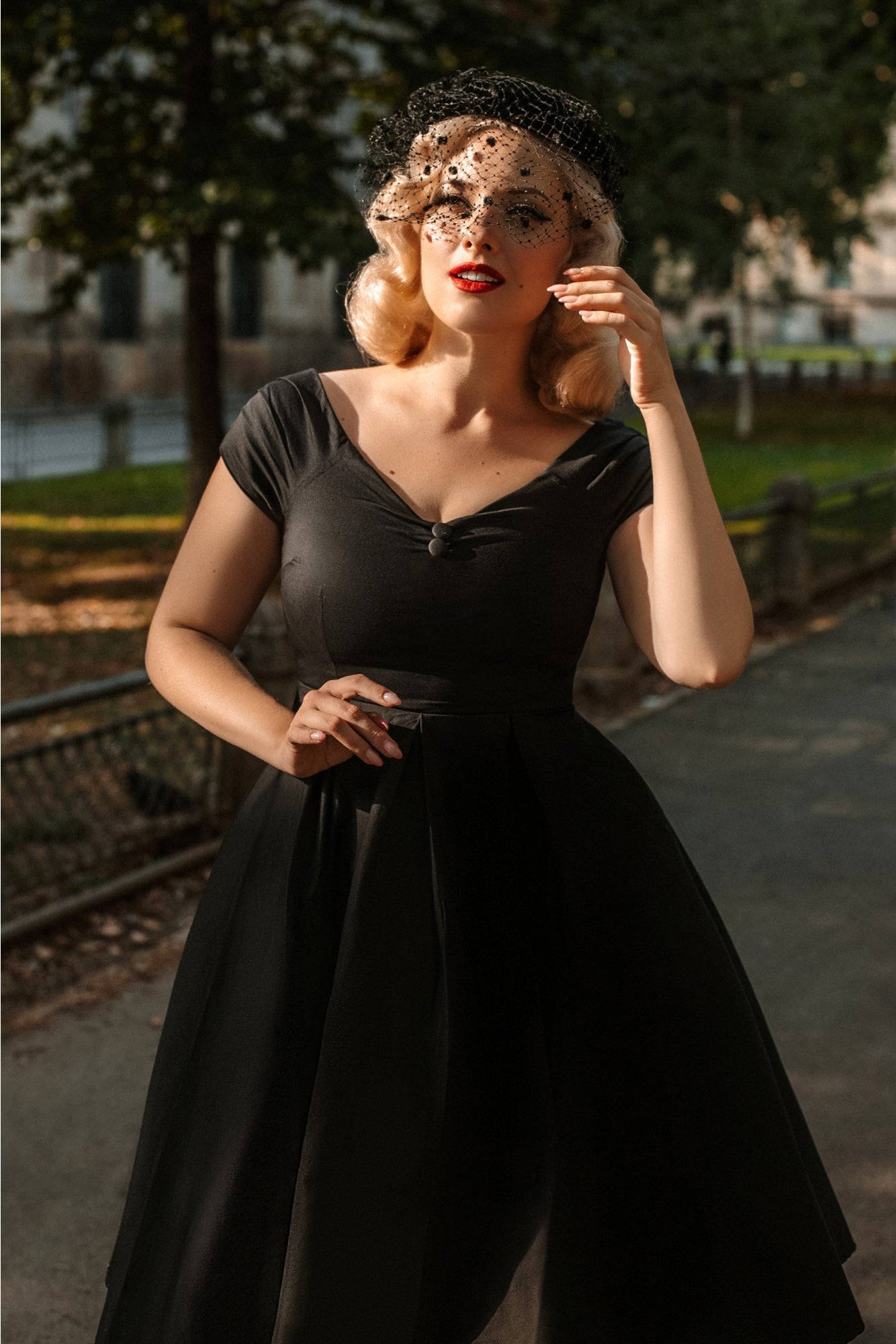 Lily Retro Dress in Black